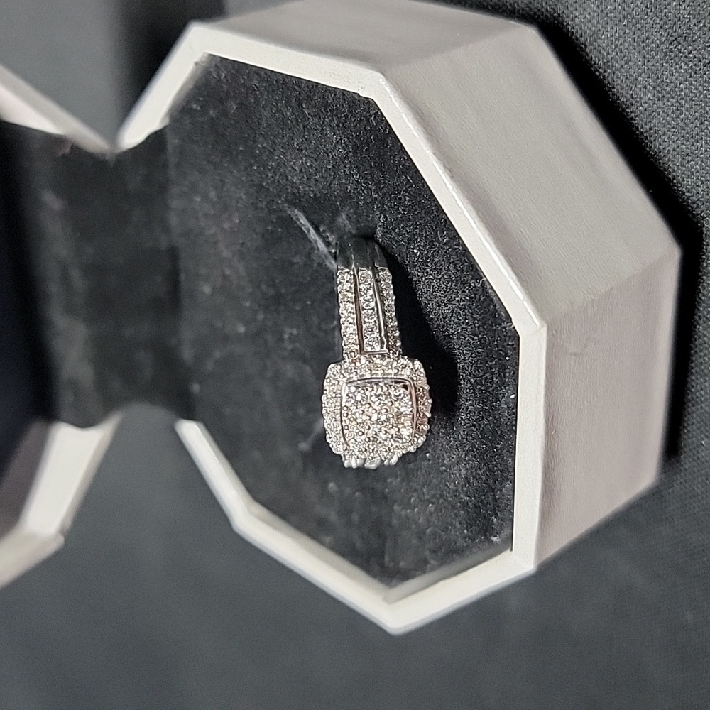 Silver Ring With Small Diamonds - image 2